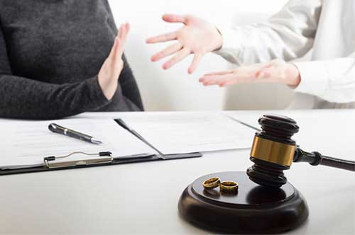 離婚に応じない相手に裁判を起こしたい。離婚を裁判所で争う前に知っておくべきこと